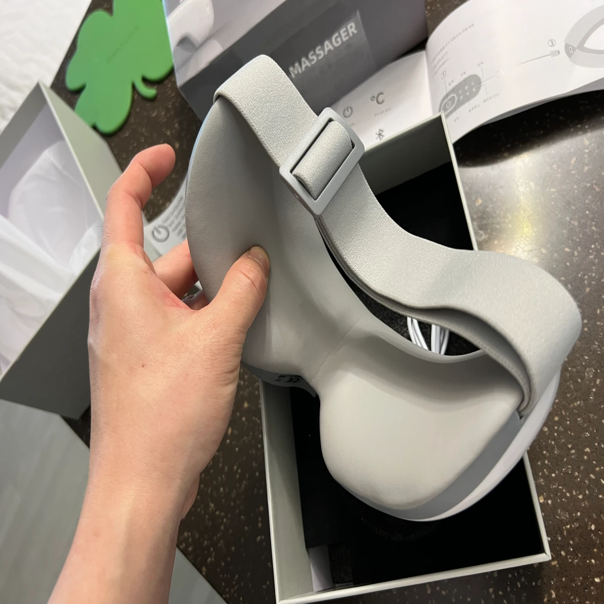 눈-마사지기-가죽