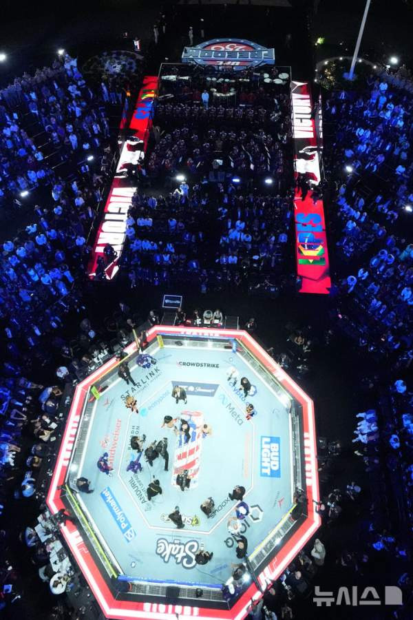 백악관 UFC 프리덤 250 게이치&middot;시릴 간 대이변 등극 및 트럼프 80세 생일 잔치 정치적 쟁점 분석