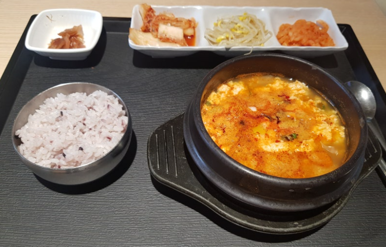 양양고속도로 휴게소 맛집 - 내린천