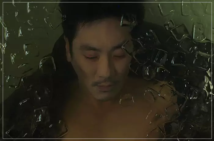 독전-얼음-물에-들어-간-조원호-팀장