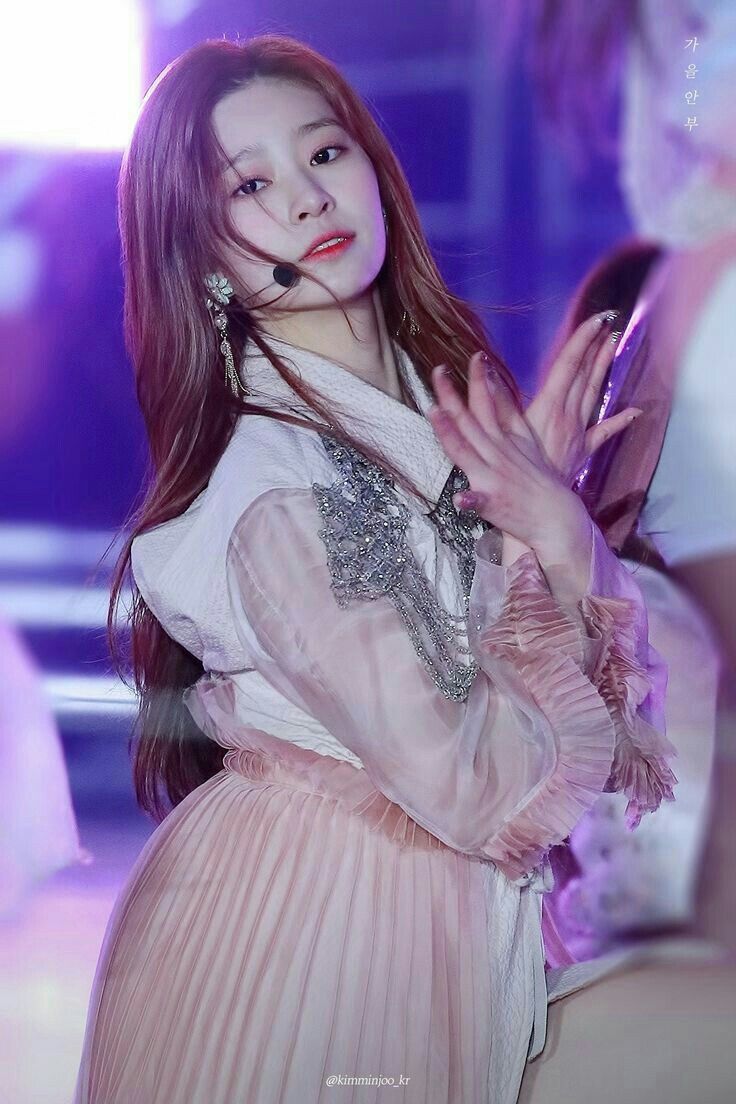 아이즈원 김민주 최애사진 아이즈원 김민주 최애사진