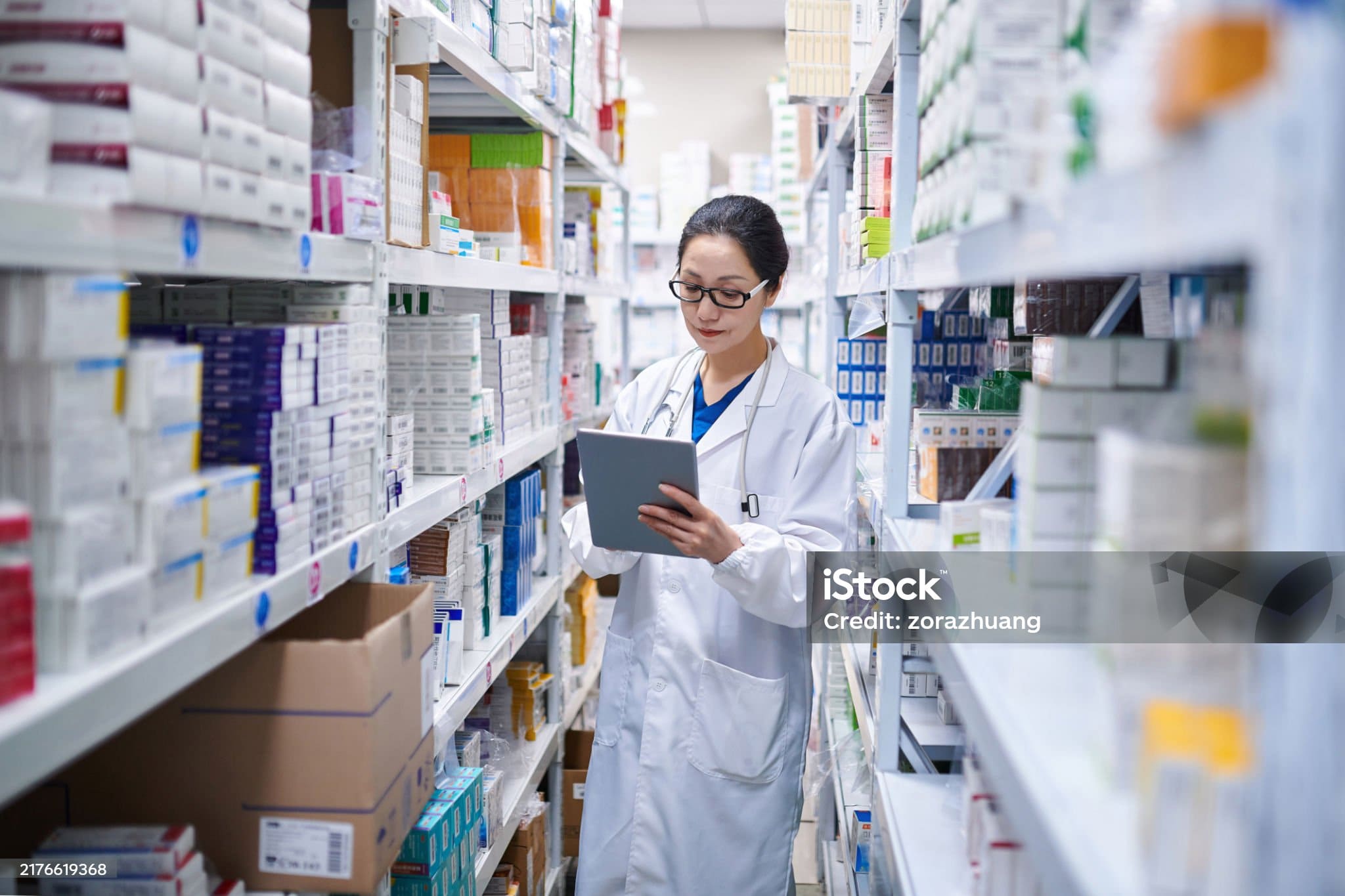 메가팩토리 창고형 약국