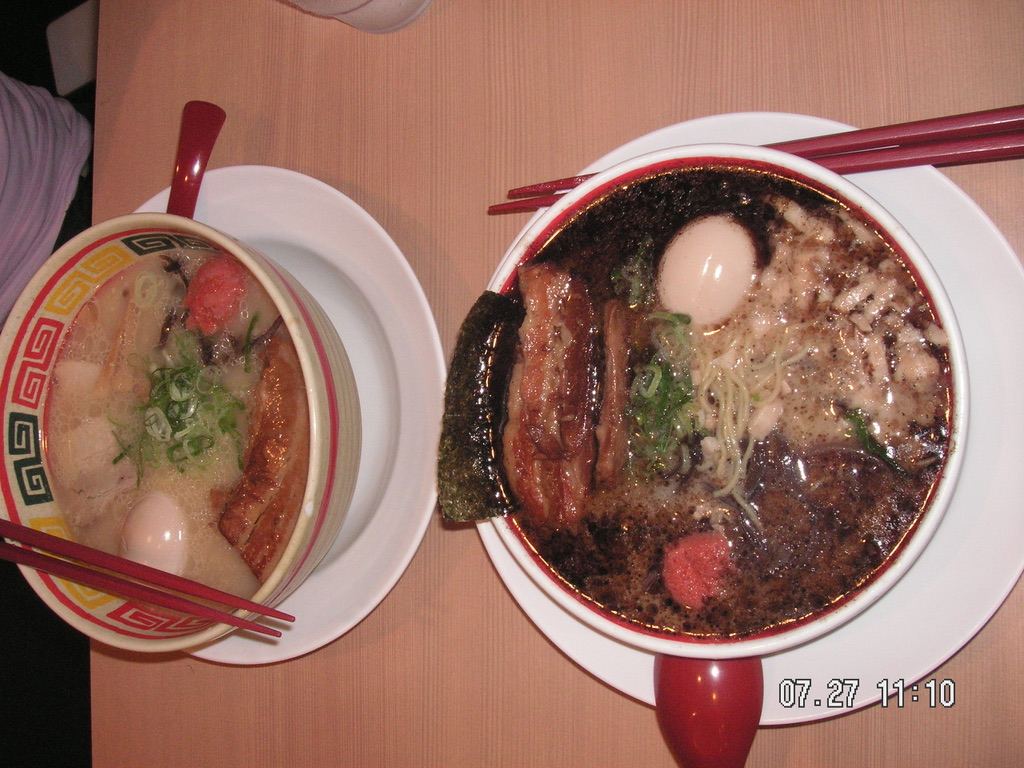 와 여기 진짜 라멘 맛집이다!!! 먹어보고 깜짝 놀람.'Kyushu Jangara Shibadaimon branch' 직원분들도 너무 친절. 또 간다면 갈 만한 음식점이었다.