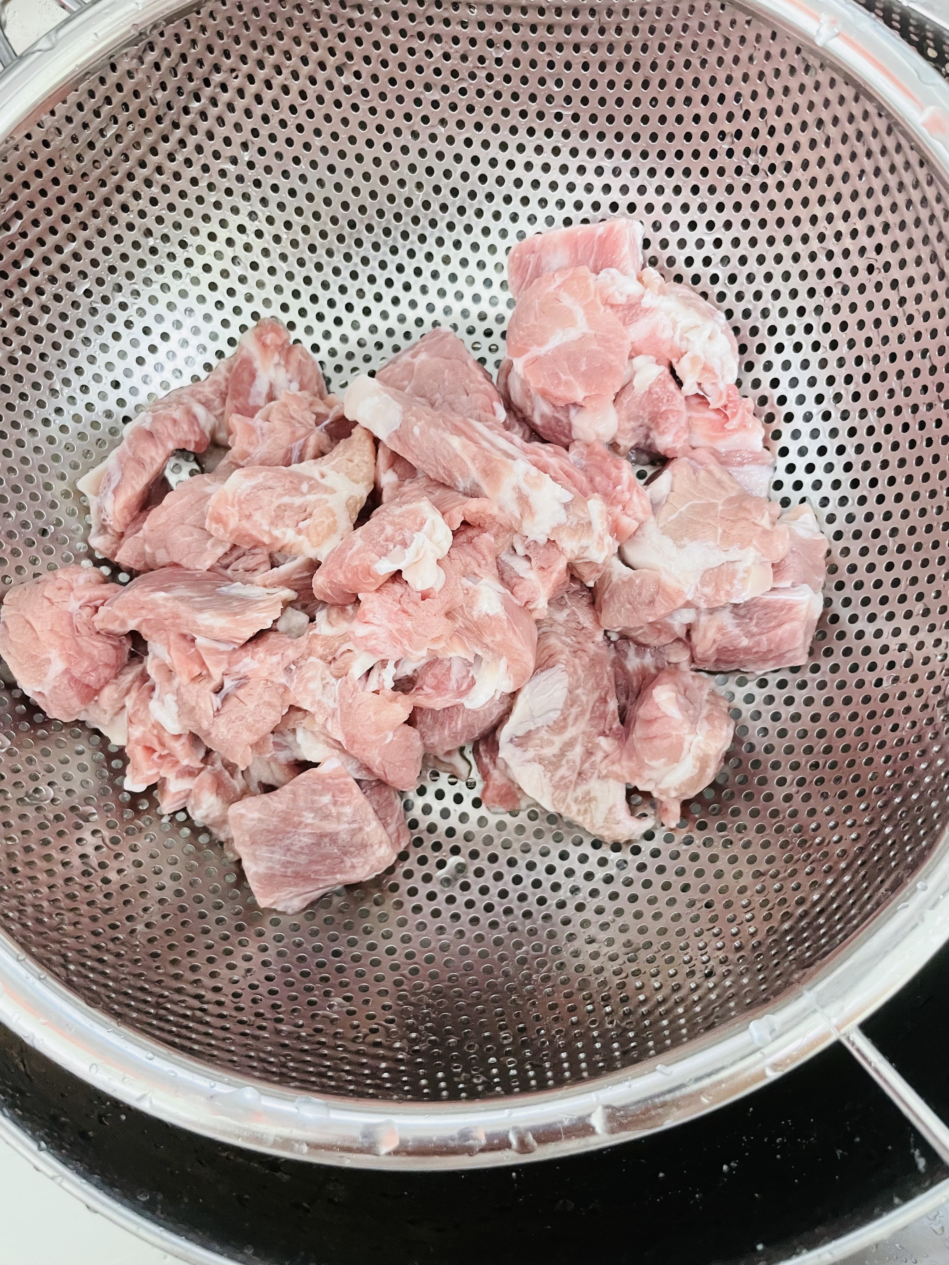 핏물 뺀 소고기의 모습입니다.