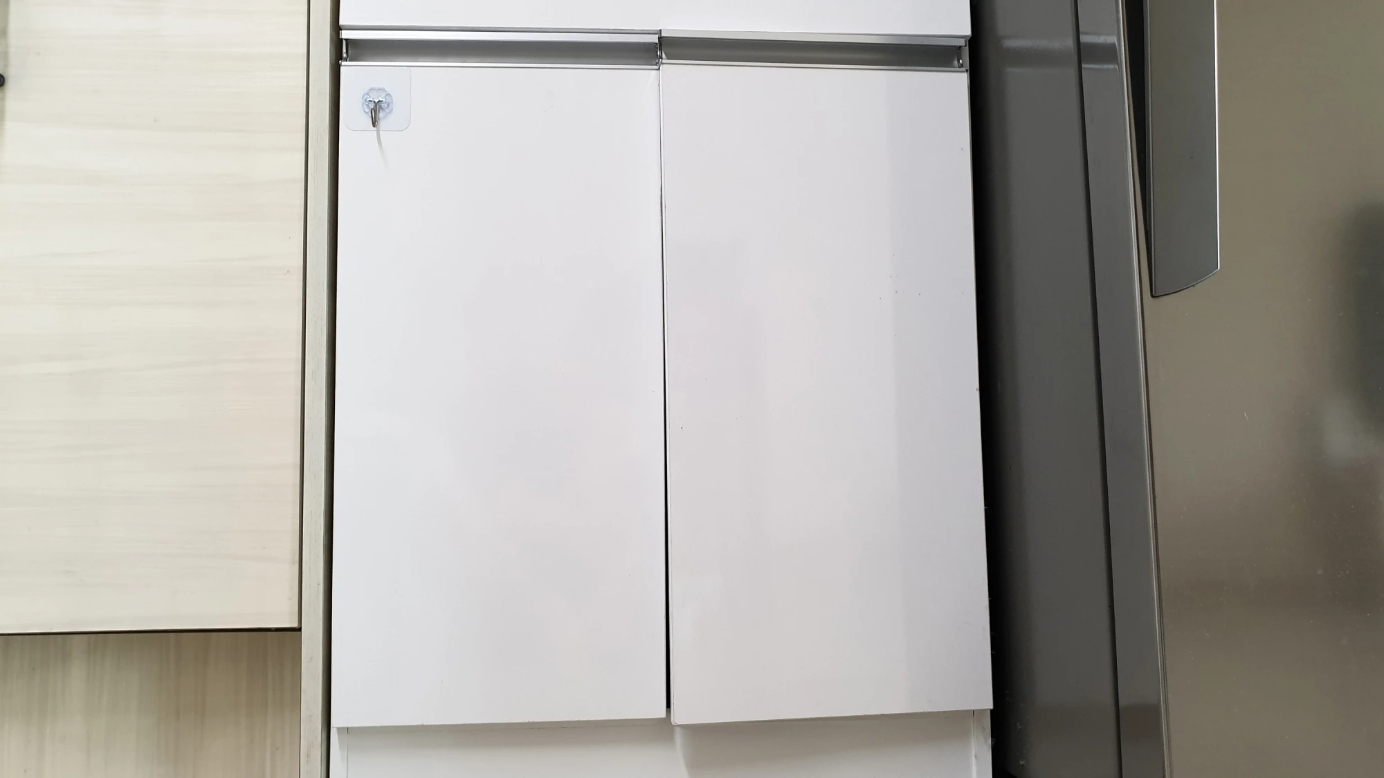 문 높이 맞지 않은 모습