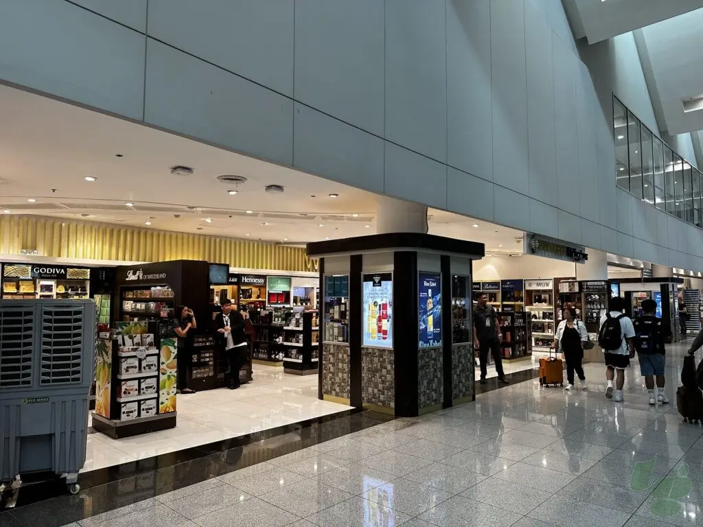 마닐라 니노이 아키노 국제공항 내 면세점의 가격