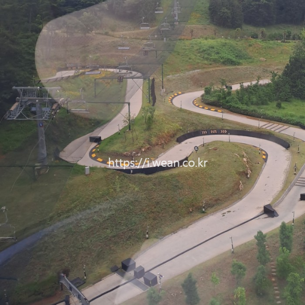 케이블카 아래 루지코스가 보입니다.