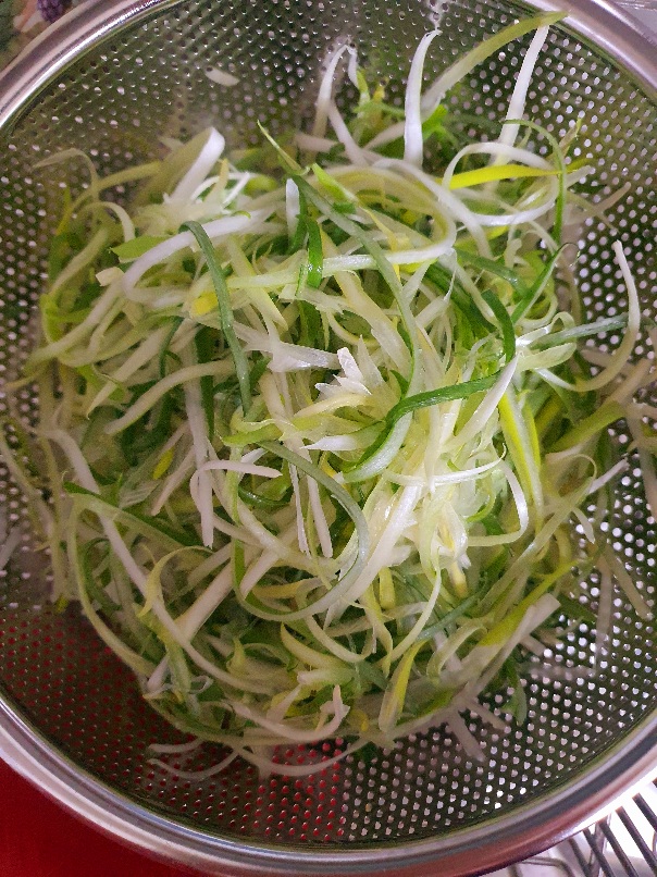 파채는-오일-파스타와-궁합이-잘-맞아요.