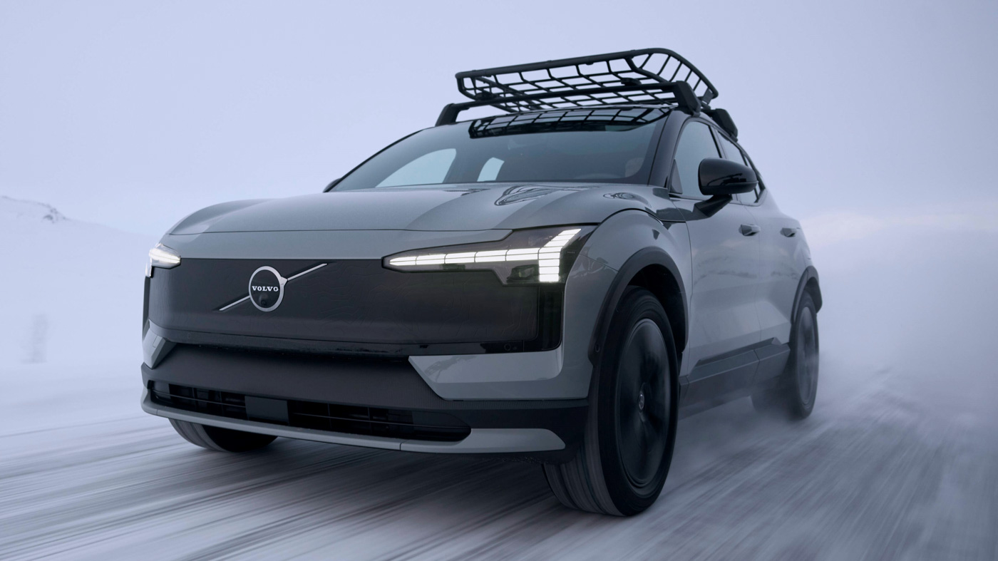 볼보 EX30 크로스 컨트리