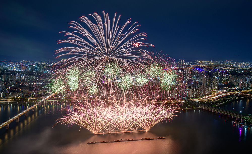2023년 한화와 함께하는 서울세계불꽃축제에서 선보인 ㈜한화의 불꽃