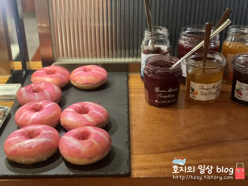 JW메리어트 싱가포르 조식 뷔페 도넛