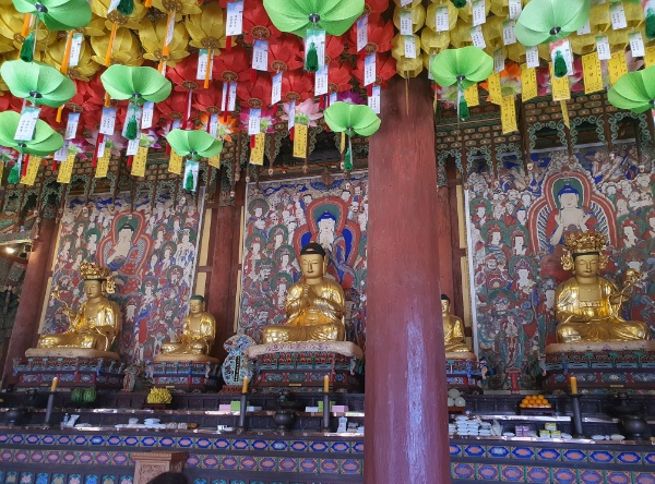 대적광전 비로자나불