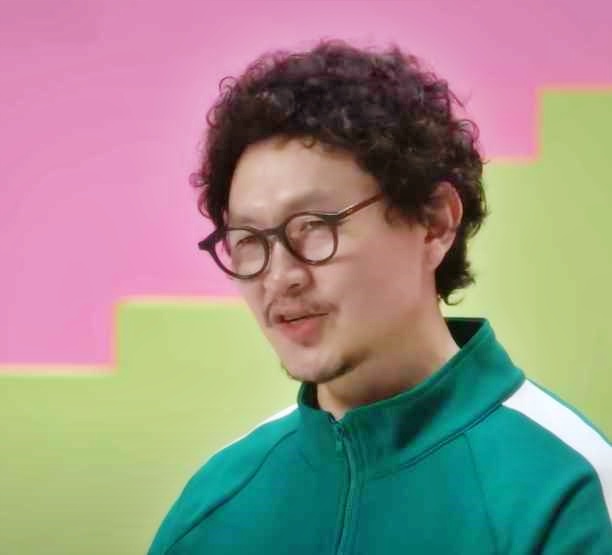 오징어게임-시즌2-참가자-용식-인터뷰-장면