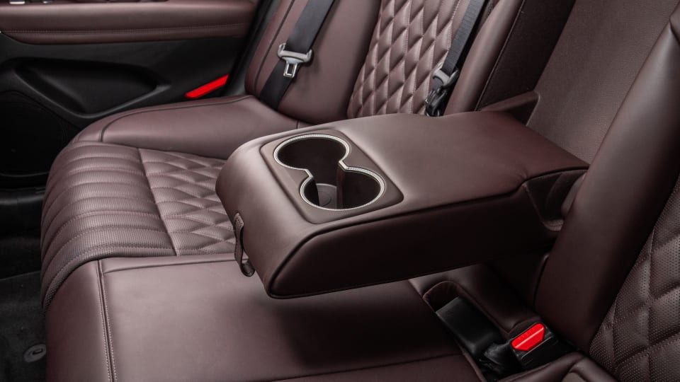 제네시스 G70 슈팅 브레이크 뒷자석, 2열