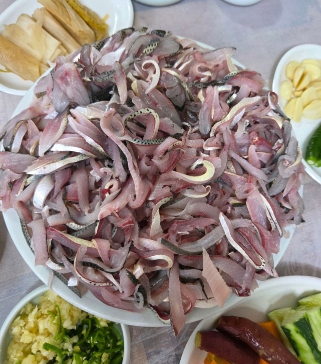 백반기행-창원-횟집-남흥횟집-전어회