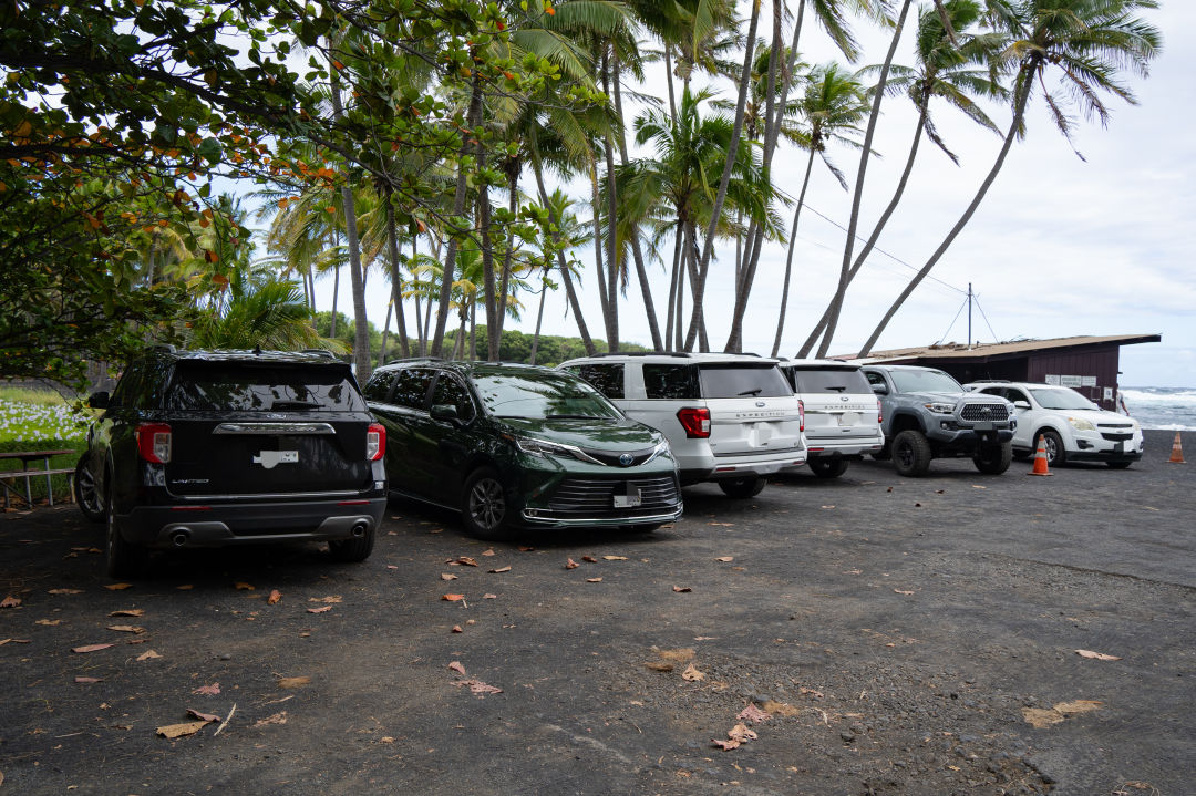 푸날루우 블랙 샌드 비치 주차장