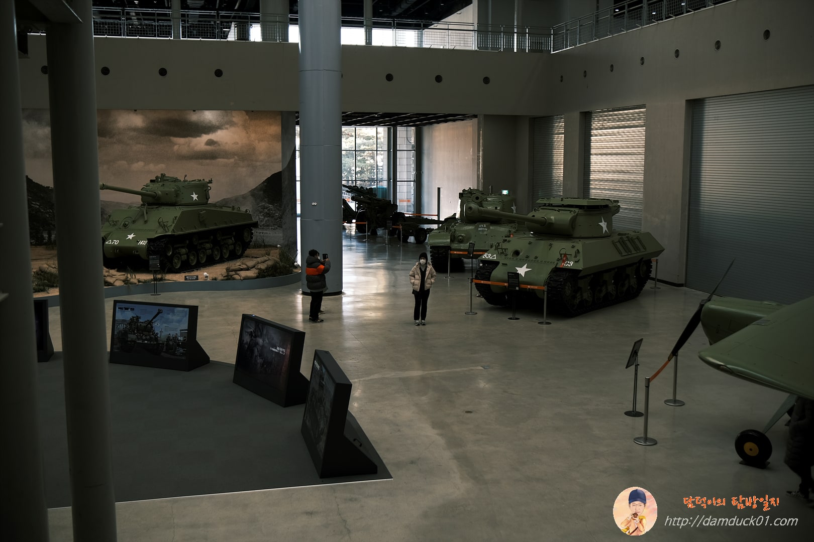 실내 전차 모형들