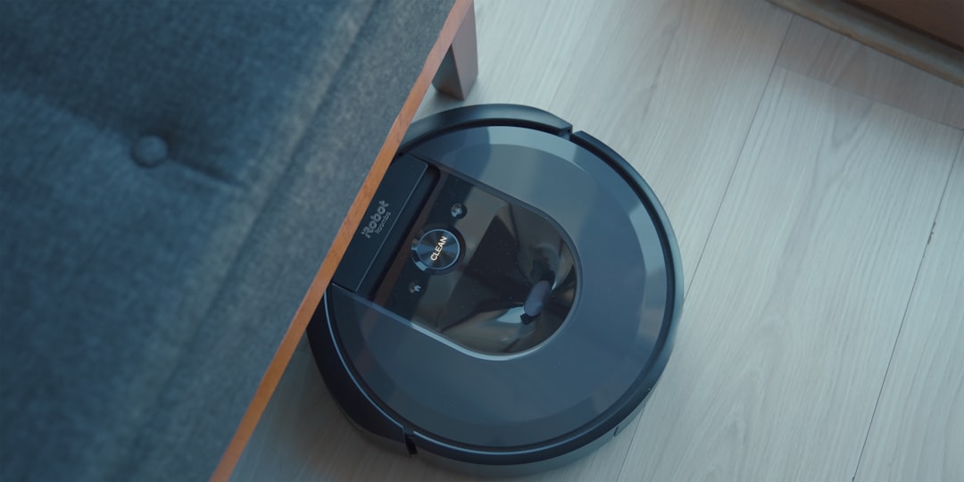 Vacuum cleaner.