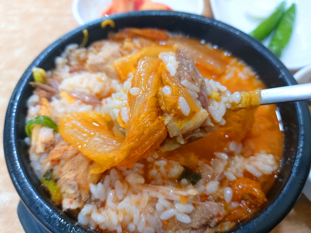 묵은지 뚝배기 맛