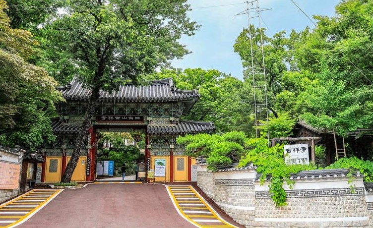 연중무휴로 입장료도 없는 길상사