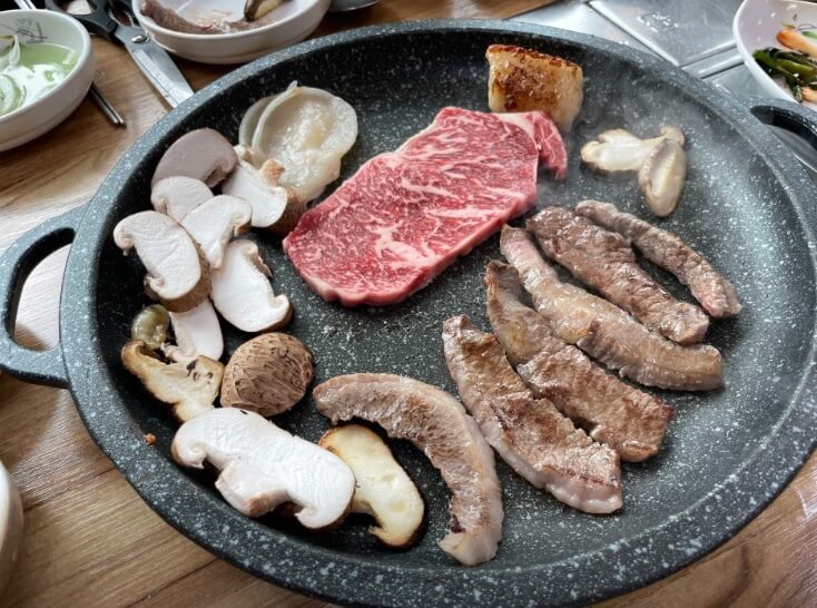 생생정보 믿고 떠나는 스타의 고장 가수 김범룡 전남 장흥 맛집 삼합요리원조 정남진한우식당