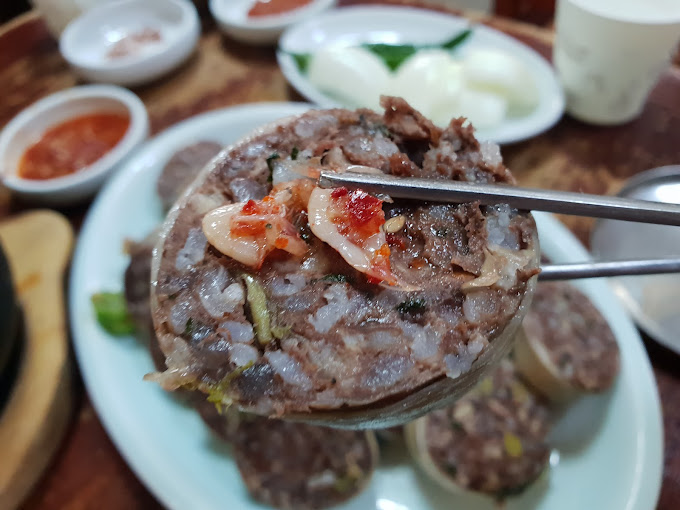마포 망원동 순대국집 '순대일번지'