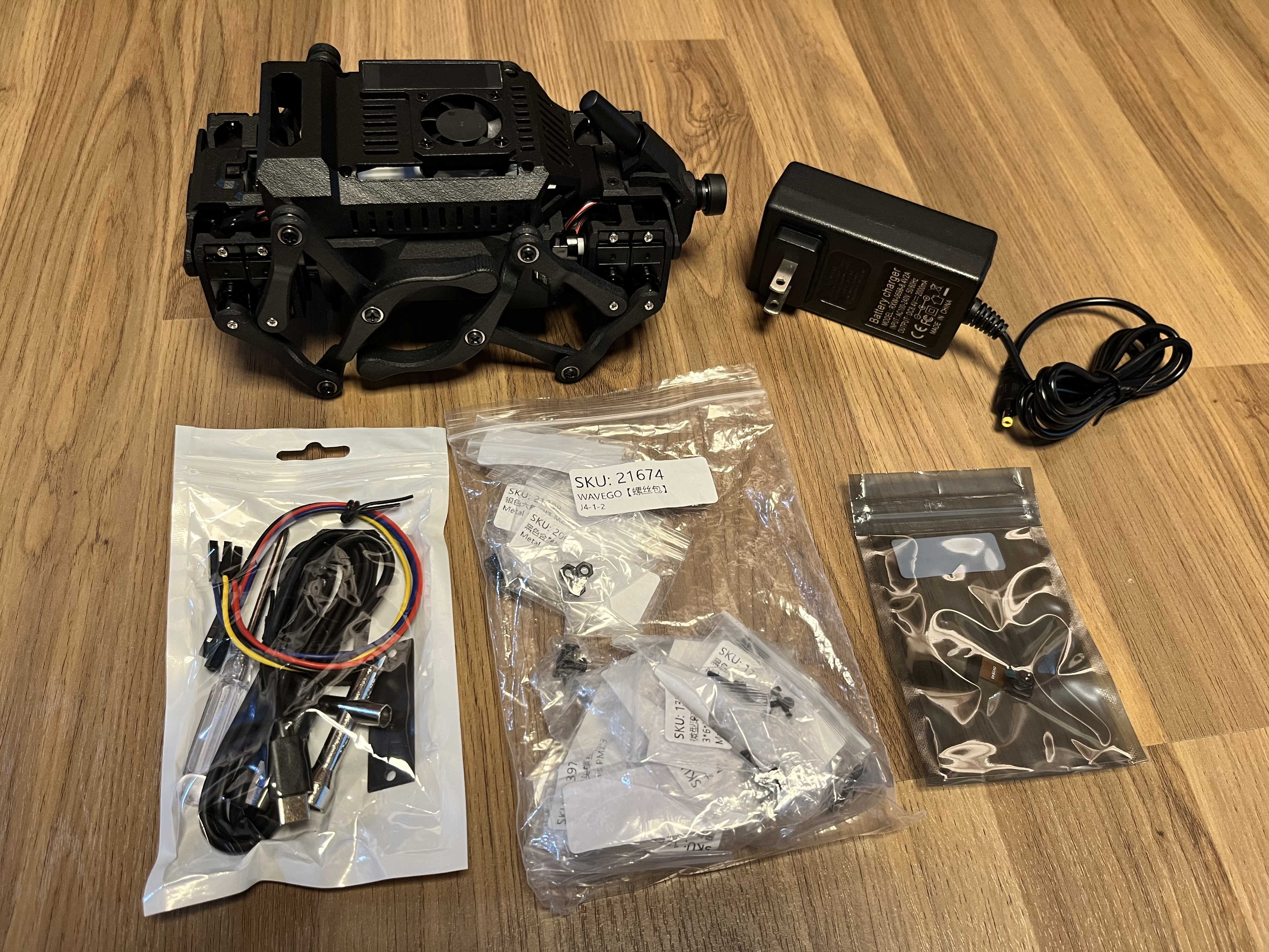 WAVEGO패키지에 기본적으로 전원 어댑터, 스페어 부품 및 본체가 들어있습니다.