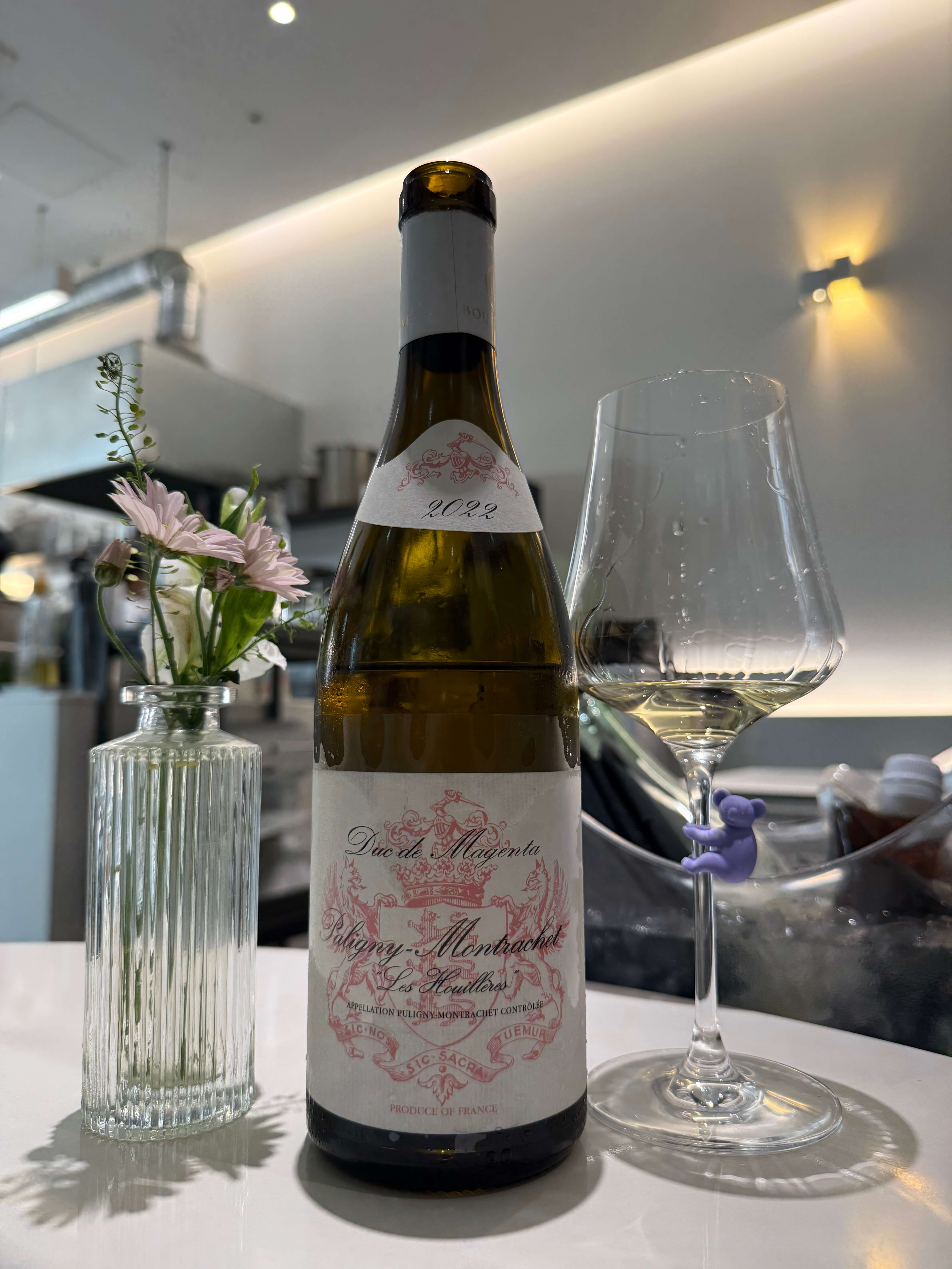 Louis Jadot Domaine Duc de Magenta Puligny-Montrachet “Les Houlières” 2022 Burgundy, France โ ๋ฃจ์ด ์๋ ๋๋ฉ ๋ฅ ๋ ๋ง์ ํ ํ๋ฆฌ๋ ๋ชฝ๋ผ์
ฐ '๋ ์ฐ์ด์๋ฅด' 2022