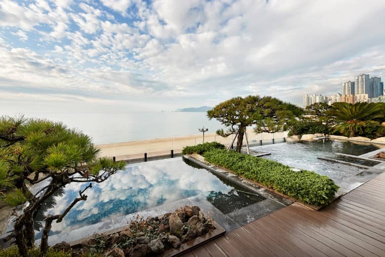 파라다이스-호텔-부산-실외-온수풀