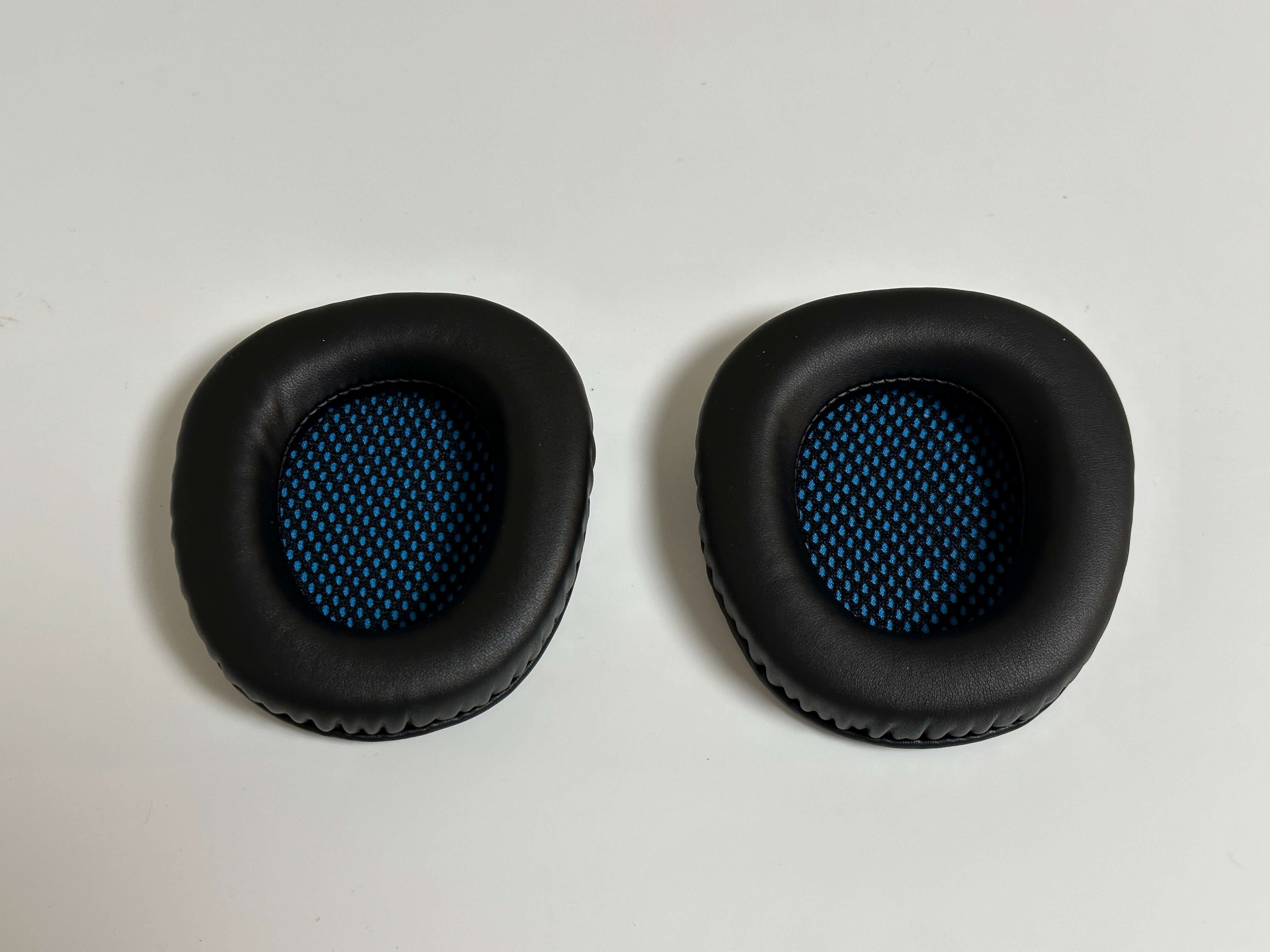 새로 배송 온 헤드셋 커버입니다