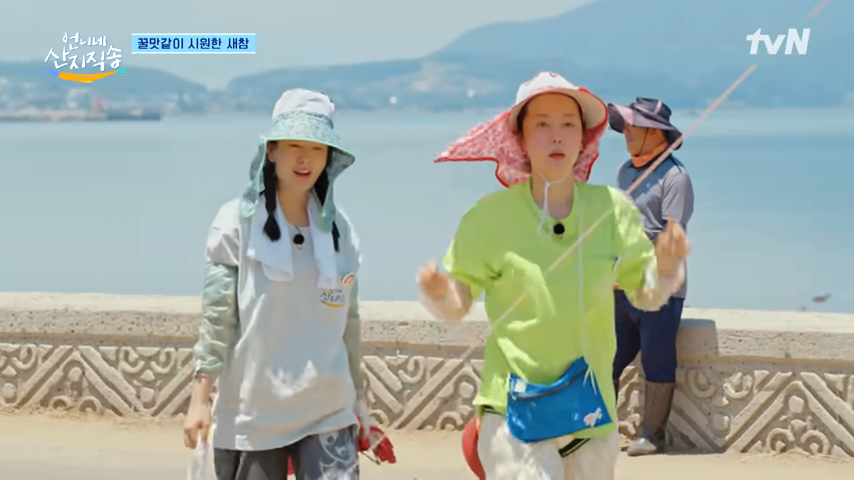 언니네 산지직송 촬영지 남해 - 언니네 산지직송 촬영지: 미조항 - 해상산책로: 바다 위를 걷는 듯한 경험 언니네 산지직송 촬영지 남해 - 언니네 산지직송 촬영지: 미조항 - 해상산책로: 바다 위를 걷는 듯한 경험