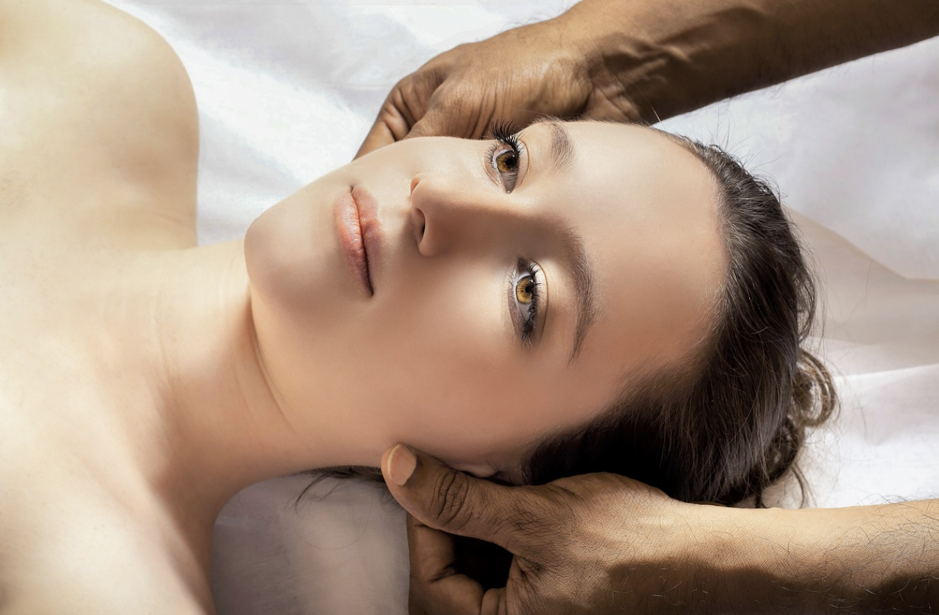 노화 방지와 림프순환을 위한 얼굴 마사지법