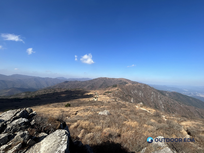 영축산에서 본 하늘억새바람길