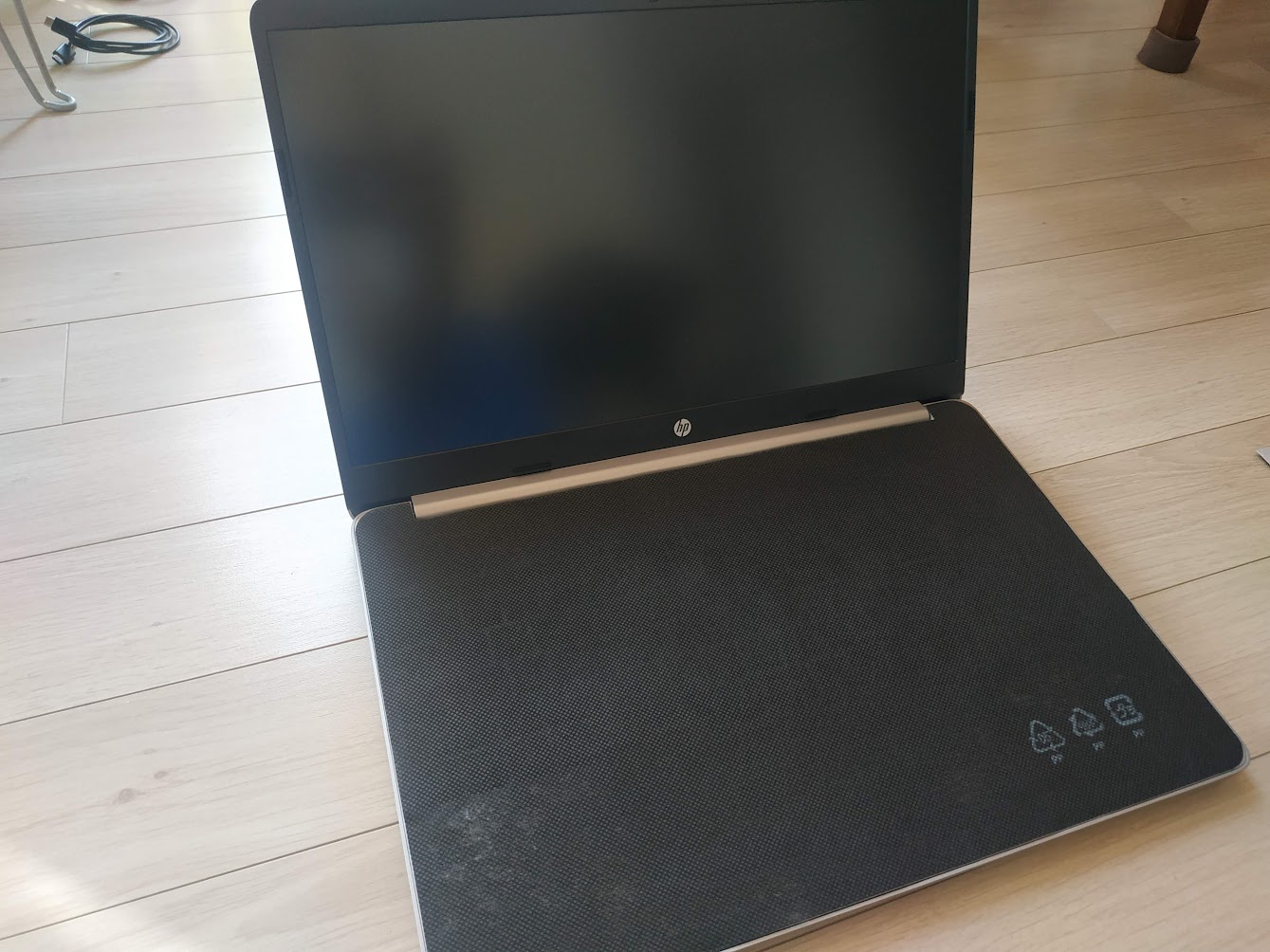 노트북 펼쳤을 때.