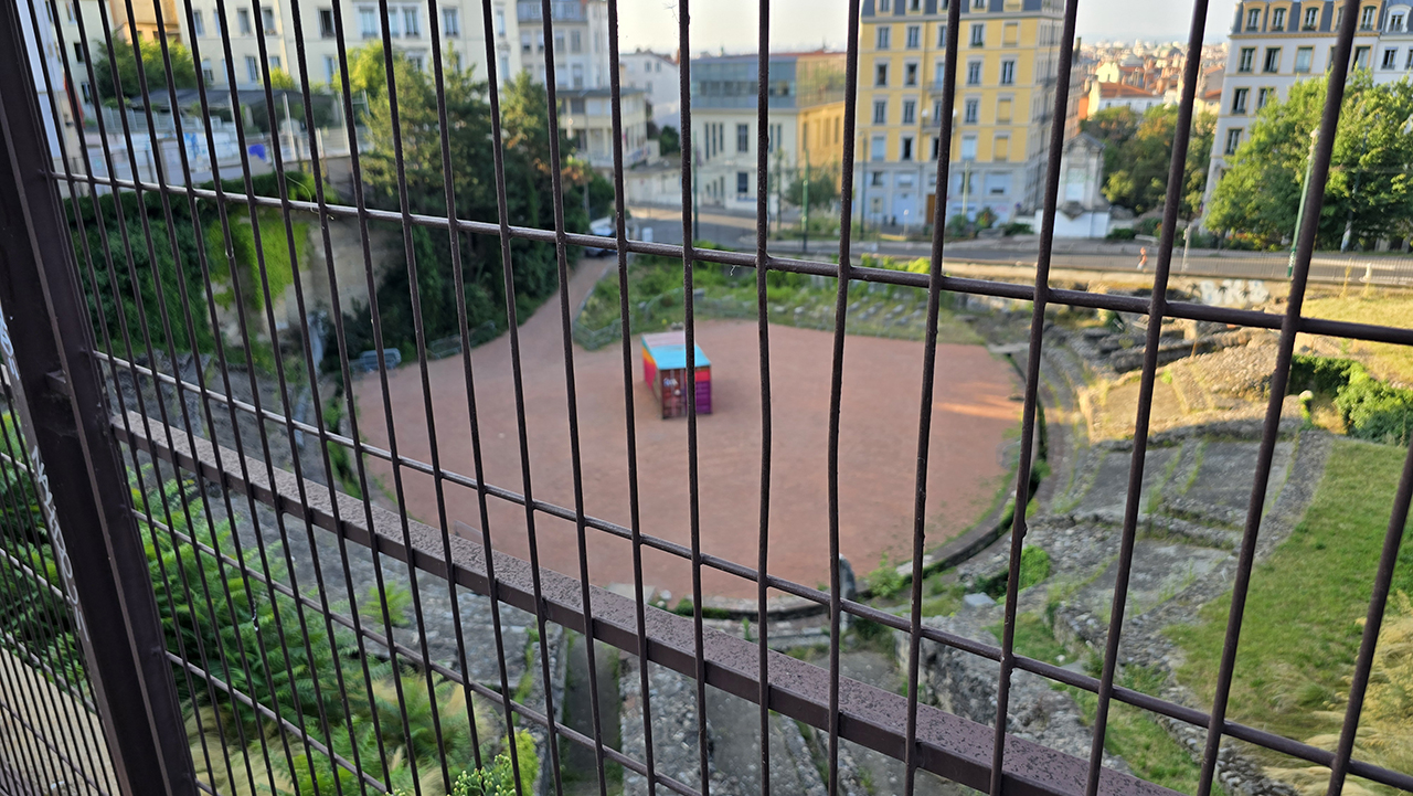 세 갈리아 원형 극장(Amphitheater of the Three Gauls)