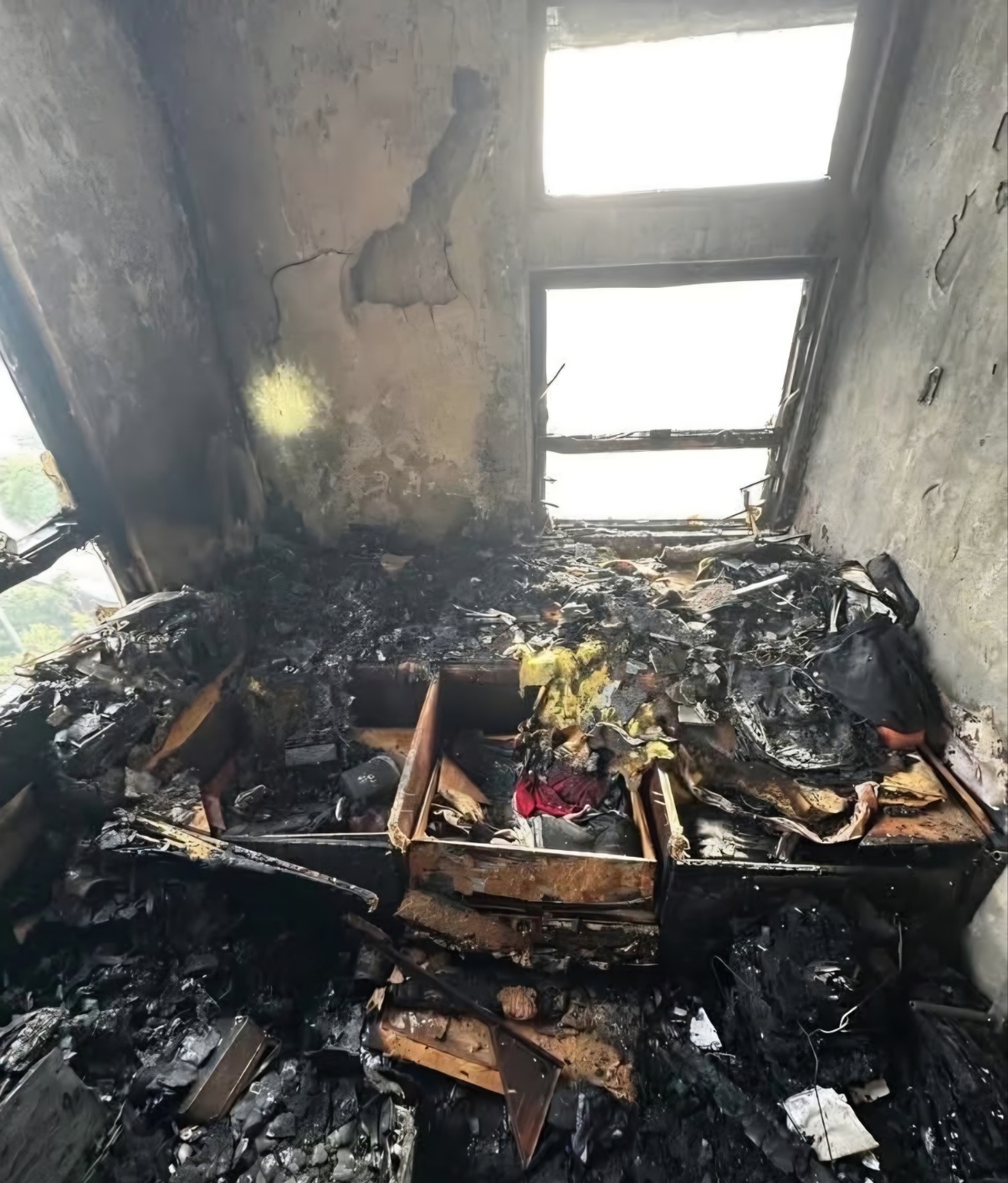 홍콩화재건물에타고남음방과물건들