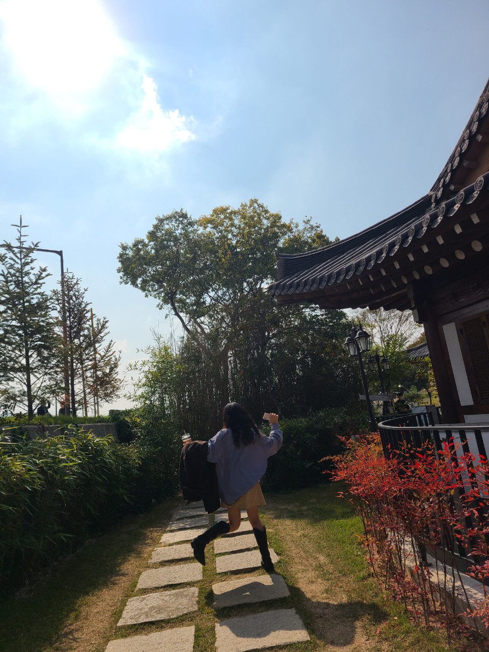 깡총깡총 즐거운 뒷모습
