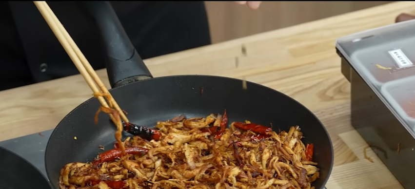 산초 뿌리는 과정