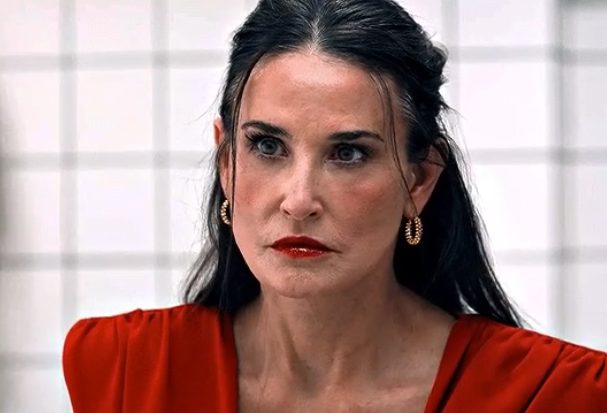 최근작 서브스턴스에서의 데미 무어