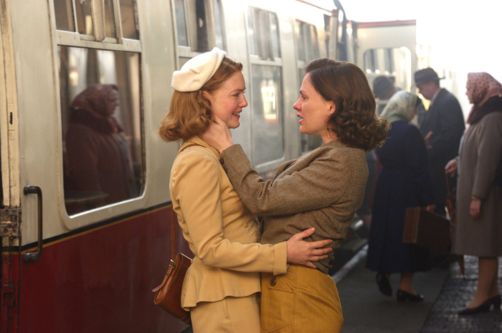 텔-잇-투-더-비즈-스틸컷7