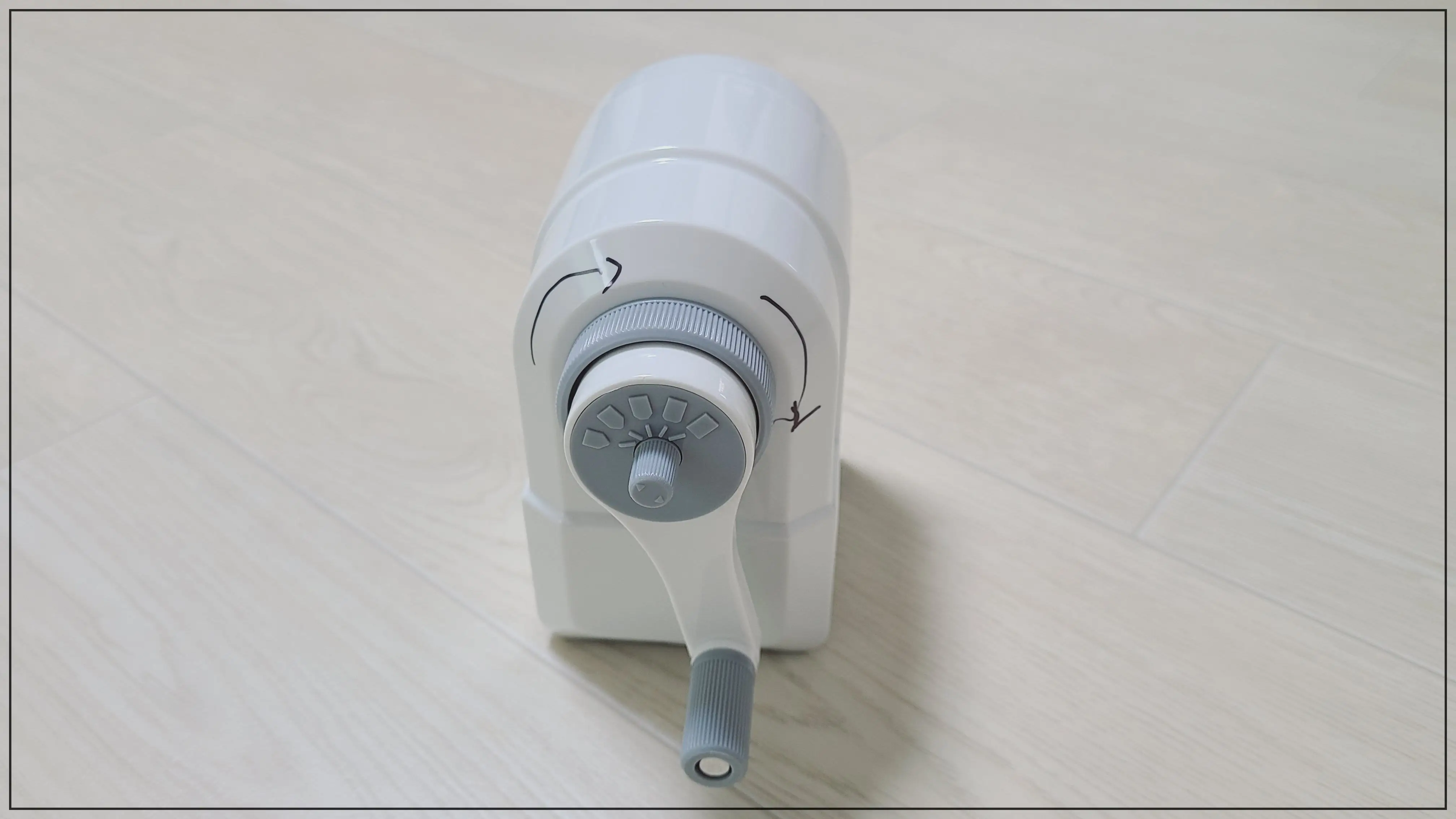 티티-수동-연필깎이-얇기조절