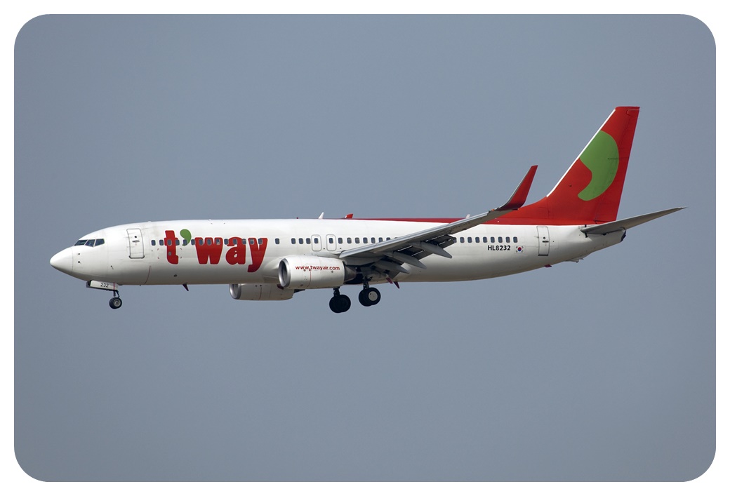 티웨이항공-보잉-여객기-b737-하늘-비행중-찍은-사진