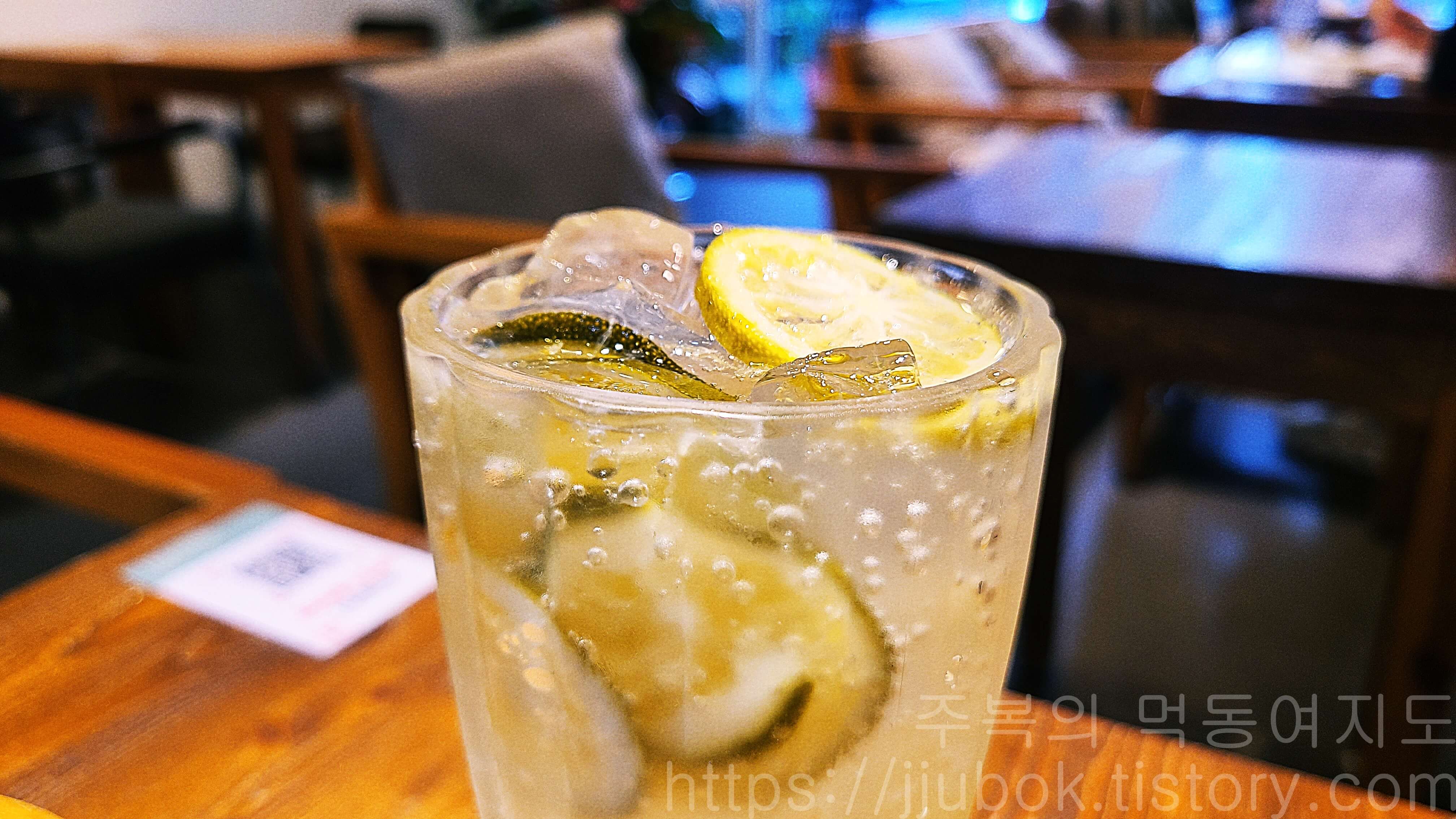 카페-리틀-포레스트-청귤-에이드-맛