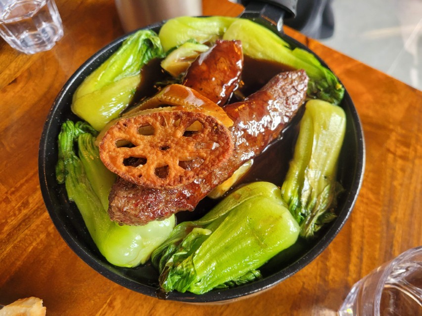 동파육 스테이크 전체 플레이팅