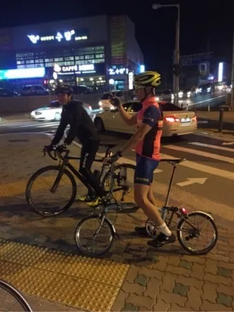 자전거 야간 라이딩 라이트 밝기 후미등 점멸 반사 소재 선택_6