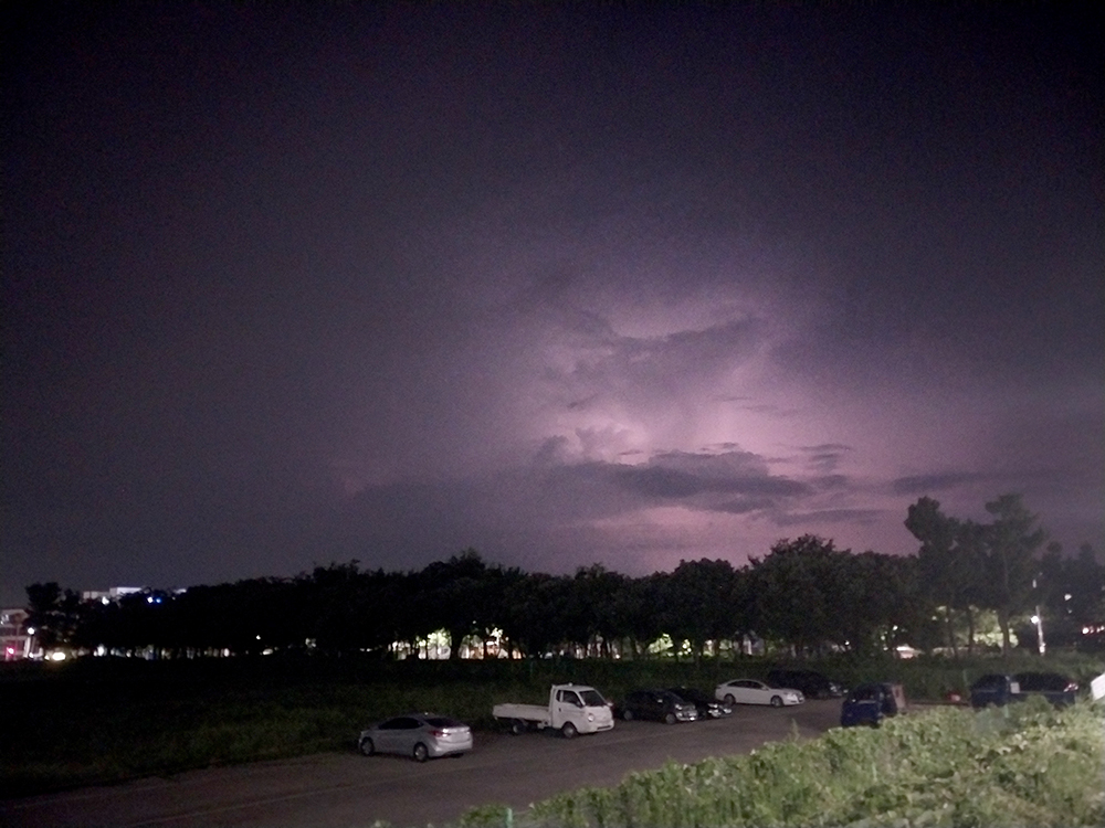 제주 밤하늘에 천둥 번개