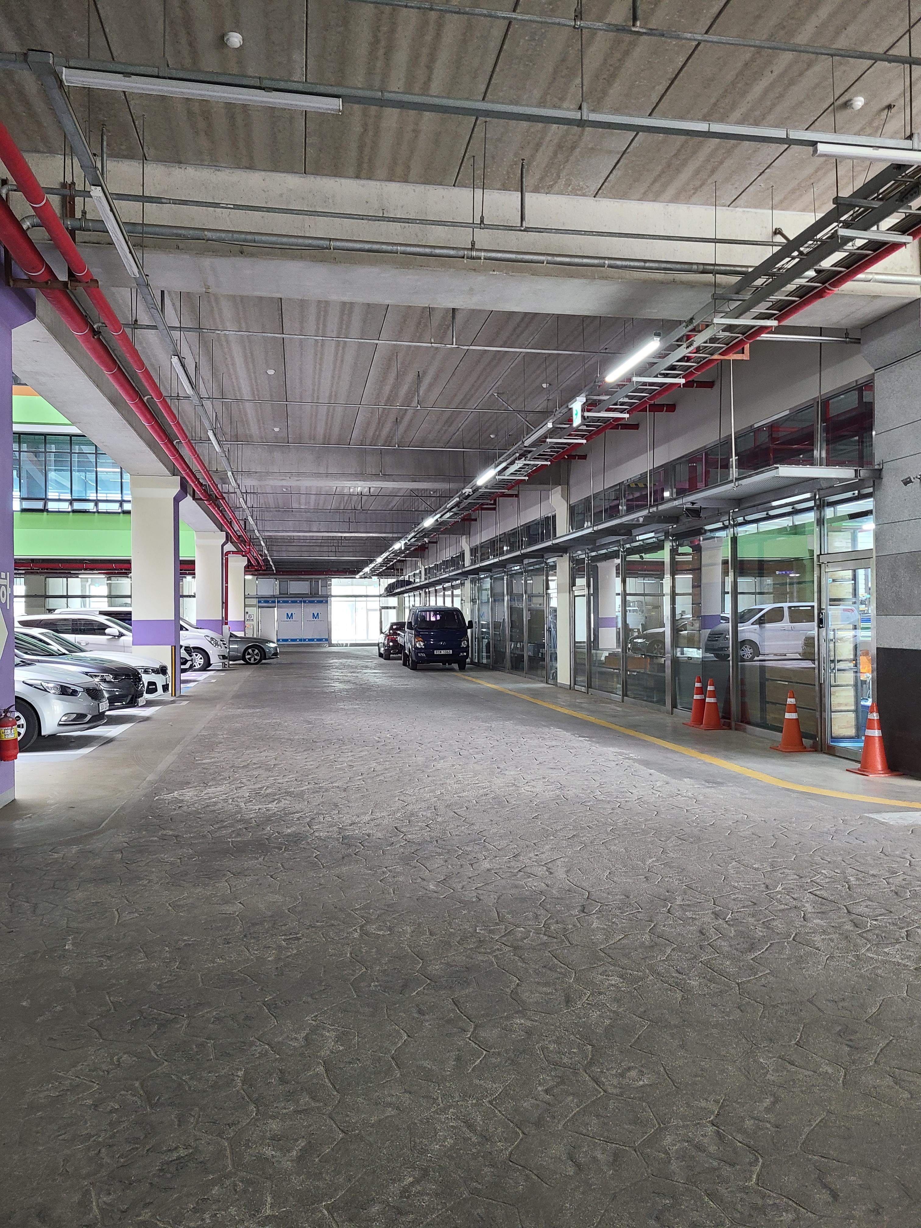 엠플러스테크노 1층 내부2