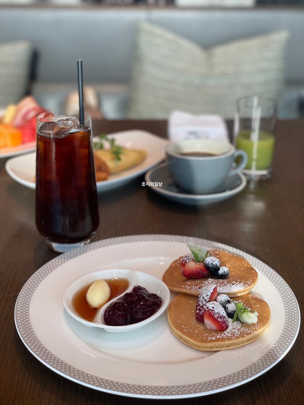 호주 시드니 소피텔 달링하버 클럽 라운지 조식 후기