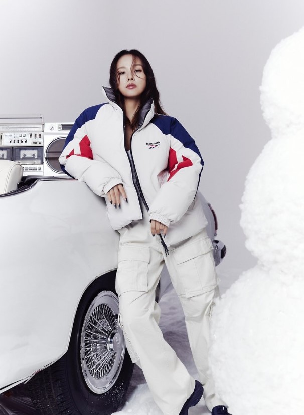 &lsquo;CF퀸&rsquo; 이효리, 광고 복귀 5개월 만에 42억 벌었다! 그 배경은? 관련 사진 4