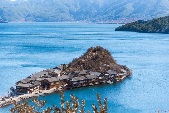 로망 실현! 꿈의 휴가를 위한 최고의 수상 방갈로(Overwater Bungalows) 추천